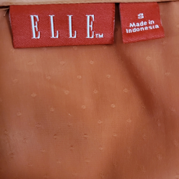 ELLE Flutter-Sleeve Blouse - Picture 4 of 5